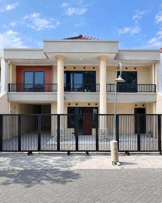 rumah rungkut harapan strategis siap huni