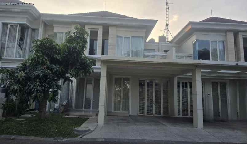 rumah santiago rosa pakuwon city minimalis strategis