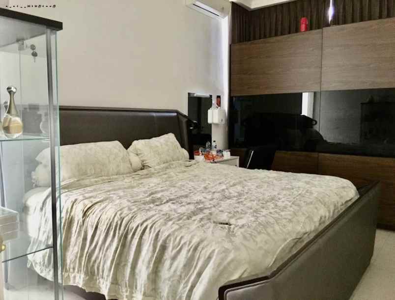 rumah santiago rosa pakuwon city minimalis strategis