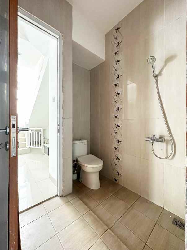 rumah second bonus furniture di jatiasih bekasi