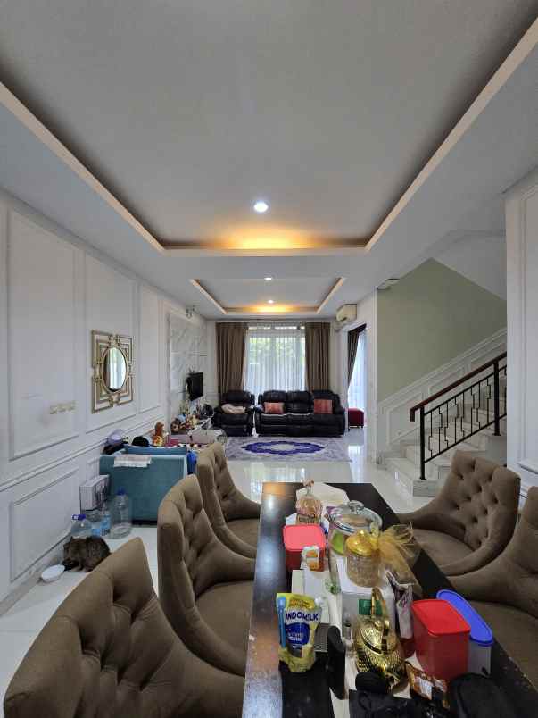 rumah second di metland menteng cakung