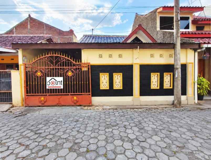 rumah second dijual siap huni danshm di gentan baki