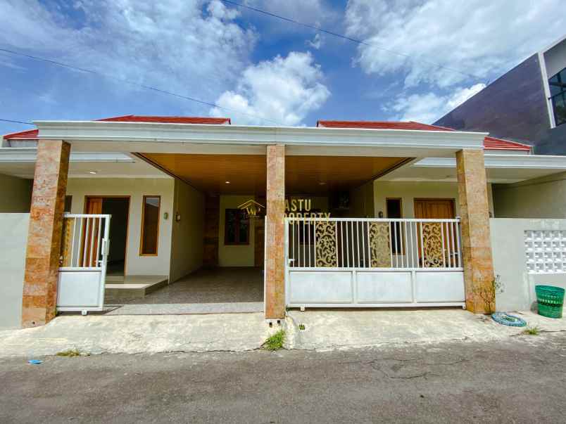 rumah semi furnish harga terjangkau di ngemplak