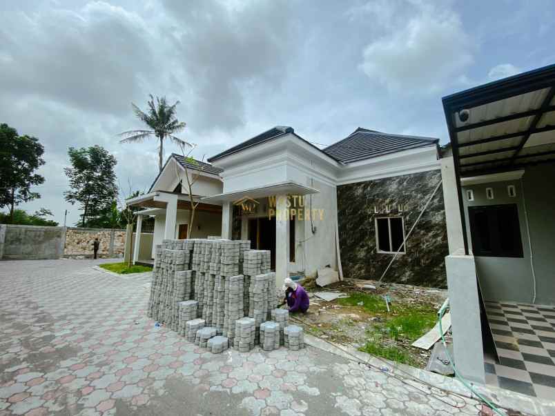 rumah strategis di ngaglik sleman