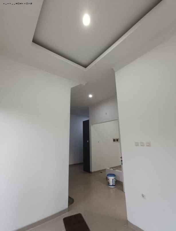 rumah sutorejo tengah minimalis strategis