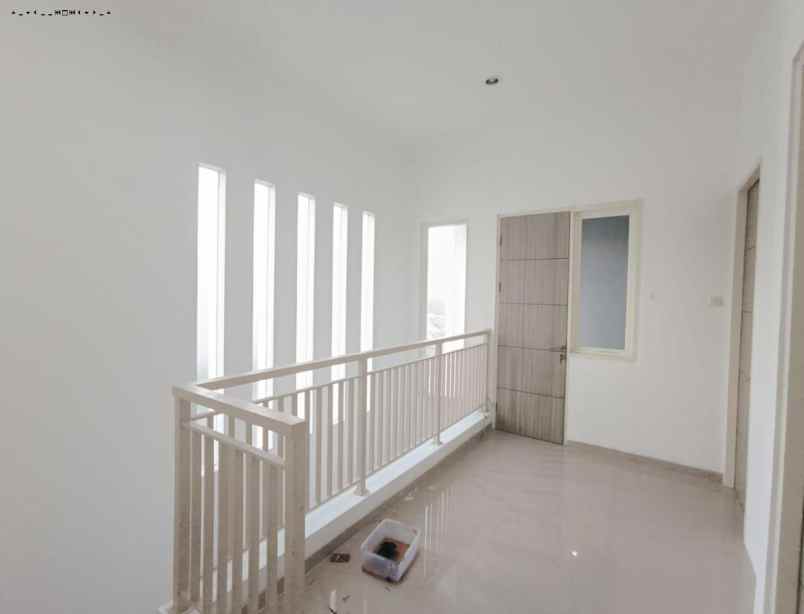 rumah sutorejo tengah minimalis strategis