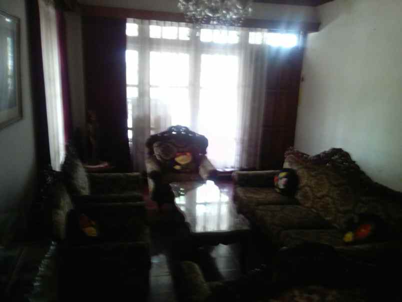 rumah tepi jalan dekat rumah