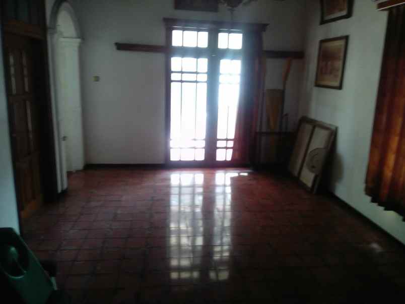 rumah tepi jalan dekat rumah