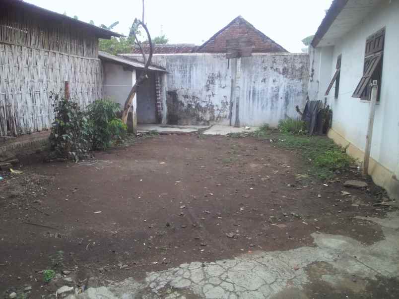 rumah tepi jalan warung dowo