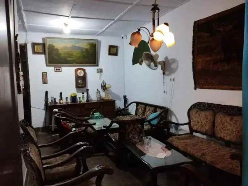 rumah tua jual bu di komplek bpkp jakarta pusat