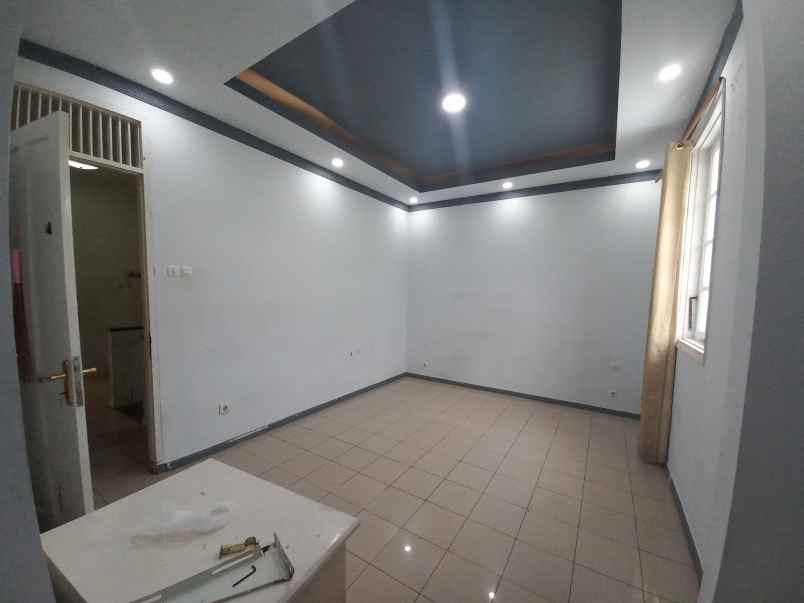 sewa rumah villa sentra raya citraland surabaya