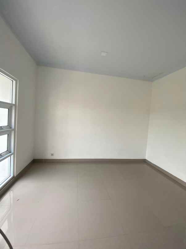 take over 2lt 48jt dekat tol di sawangan neo zalika