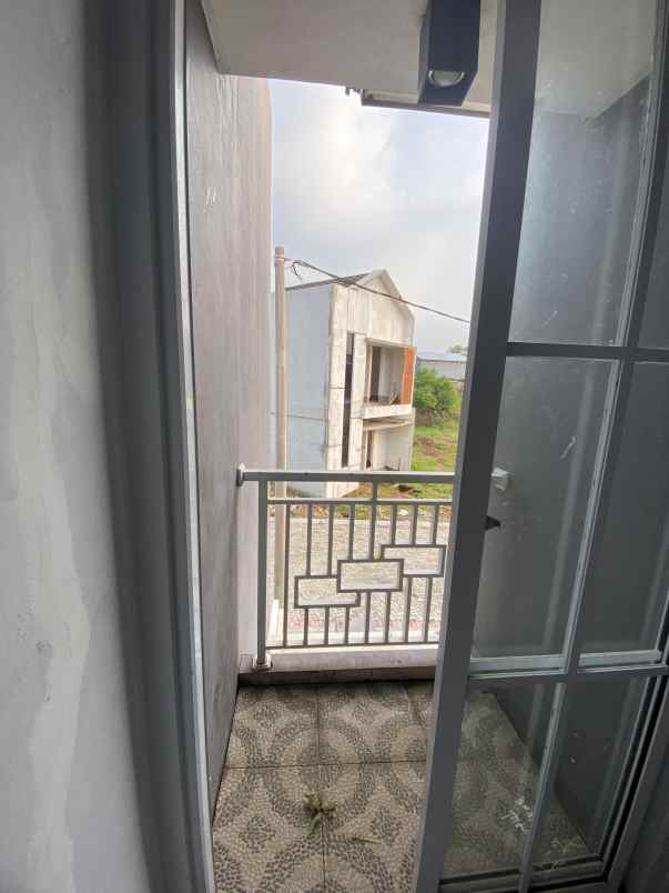 take over 2lt 48jt dekat tol di sawangan neo zalika