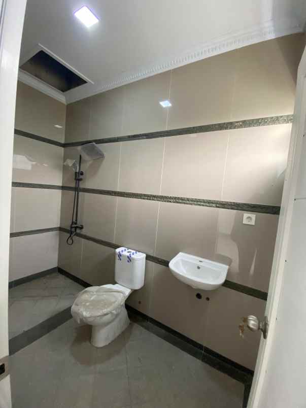 take over 2lt 48jt dekat tol di sawangan neo zalika