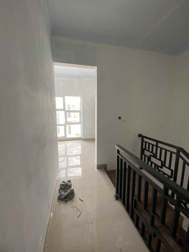 take over 2lt 48jt dekat tol di sawangan neo zalika