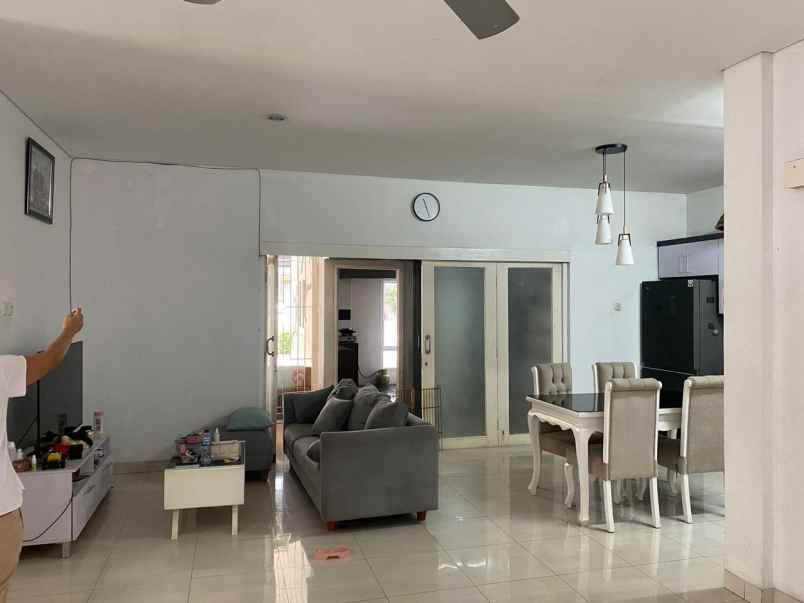 turun harga jual rumah hook raffles hills cibubur