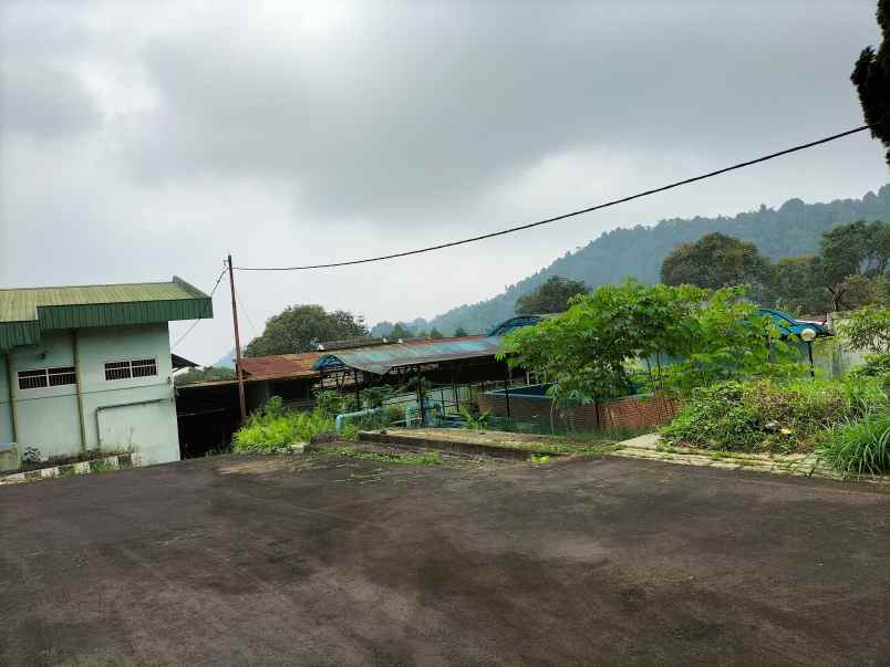 bangunan bekas pabrik dan gudang di gadog cianjur