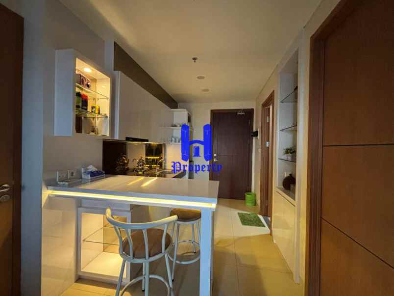 dijual apartemen the reiz condo jalan