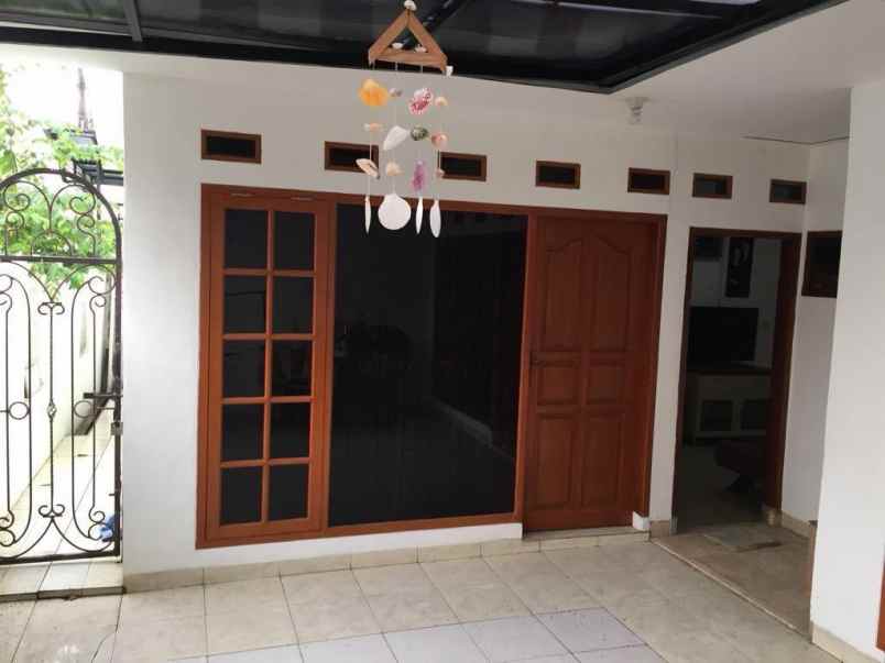 dijual cepat rumah di tytian indah medan satria bekasi