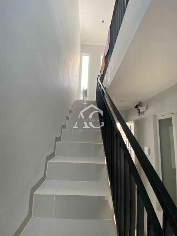 dijual kost jl bunga vinolia malang