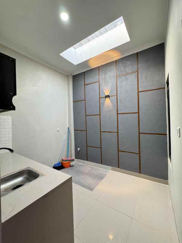 dijual murah rumah baru di tanah baru beji depok