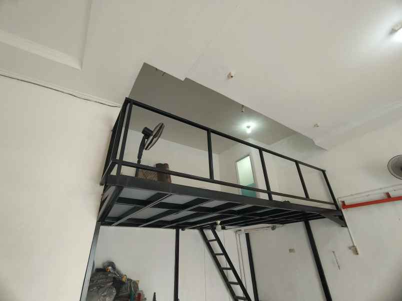 dijual ruko bekas showroom mobil di kalaiabangbtengah