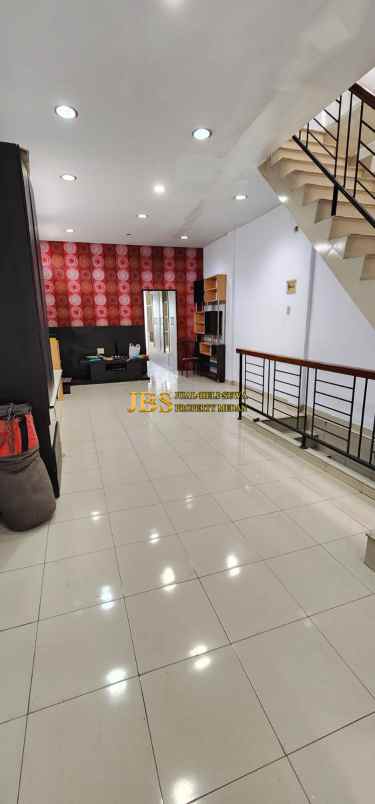 dijual ruko gudang kantor jalan sisingamangaraja