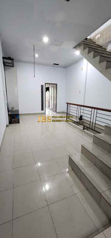dijual ruko gudang kantor jalan sisingamangaraja