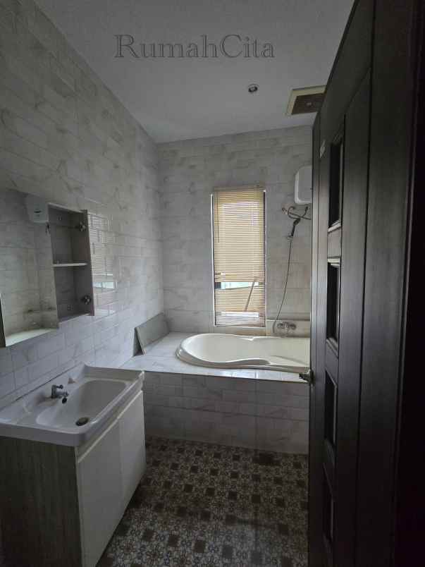 dijual ruko gudang kantor prima harapan regensy