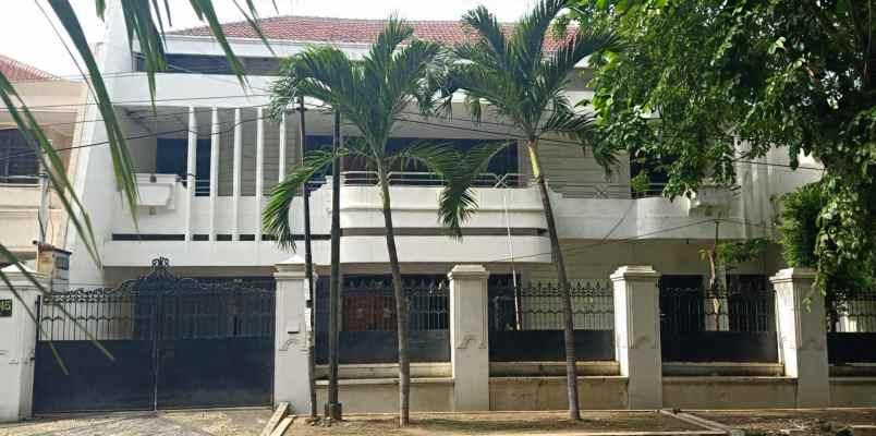 dijual rumah 2 lantai di dharmahusada