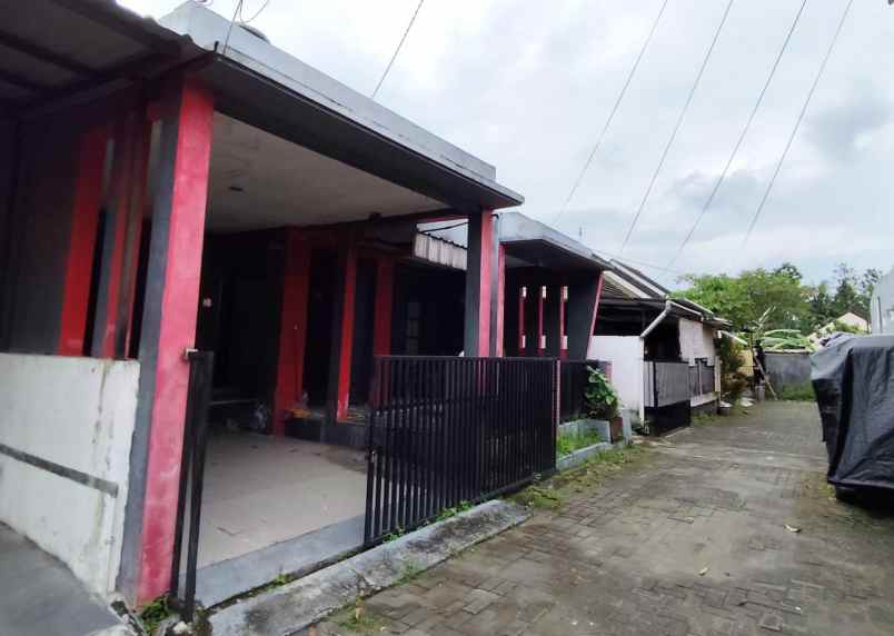 dijual rumah alamat sinduharjo