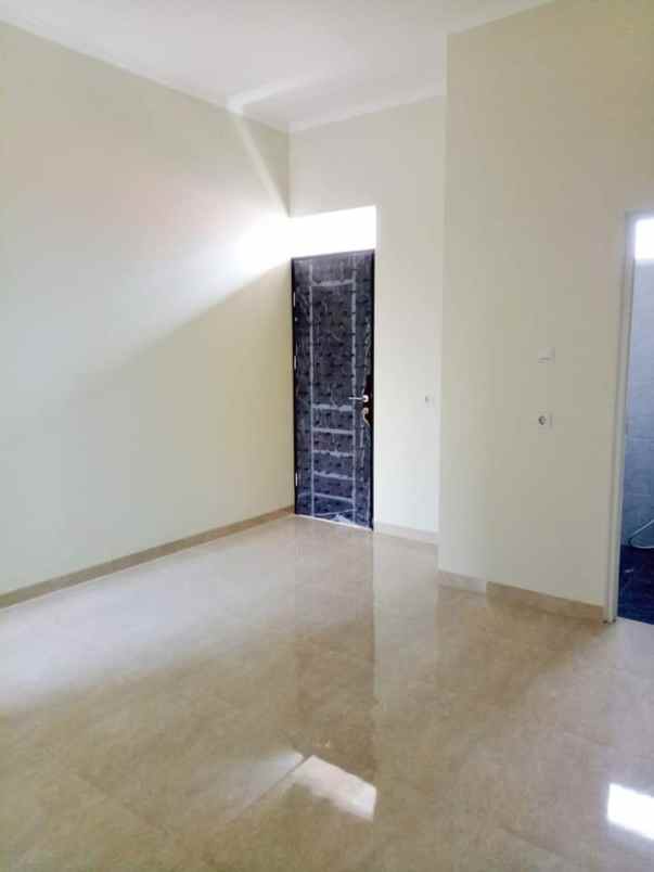 dijual rumah antapani