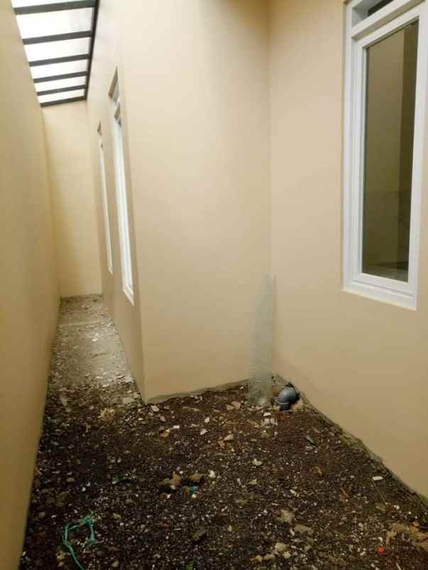 dijual rumah antapani