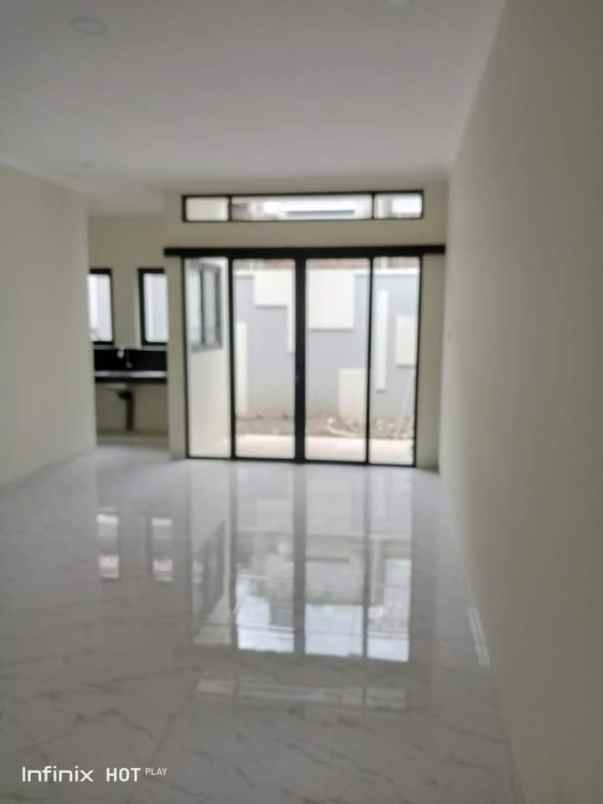 dijual rumah antapani