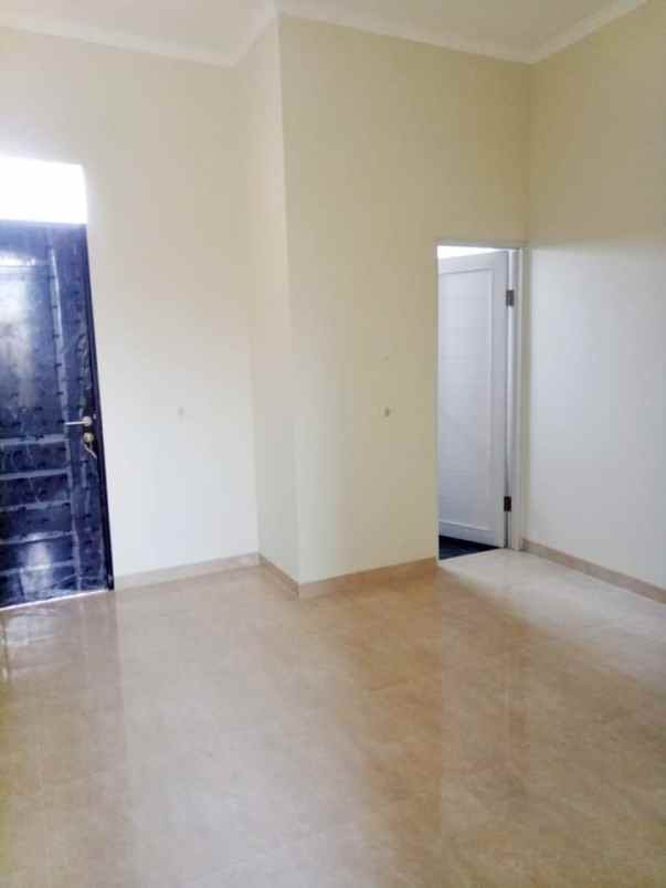 dijual rumah antapani