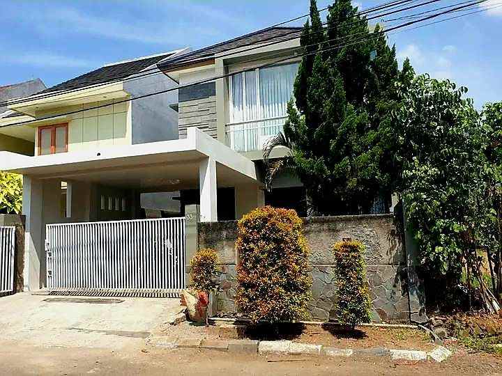 dijual rumah antapani