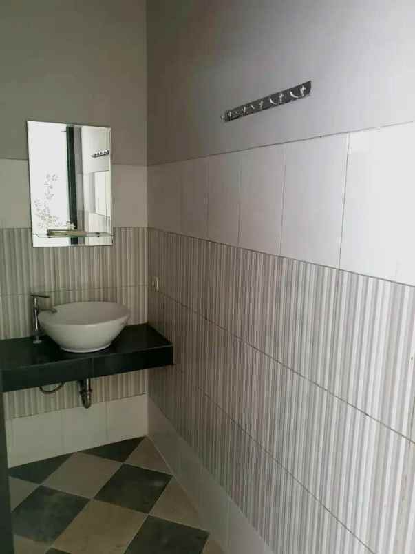 dijual rumah antapani