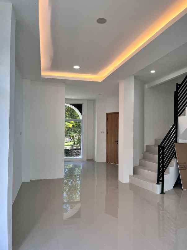 dijual rumah asri di dekat lapangan golf gadut padang