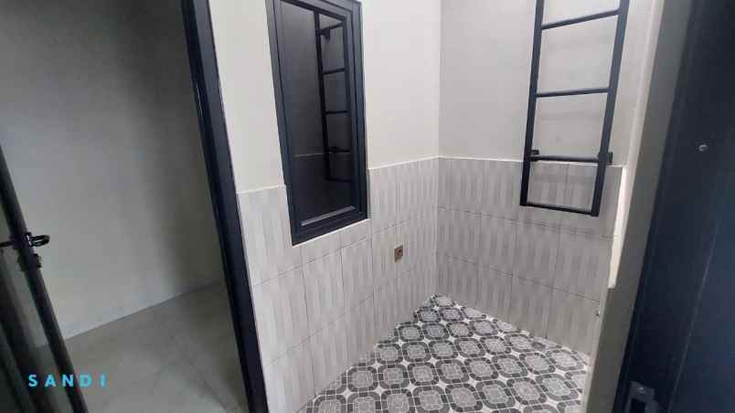 dijual rumah azimah mansion ii