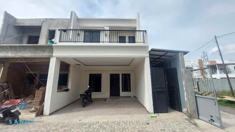 dijual rumah azimah mansion ii