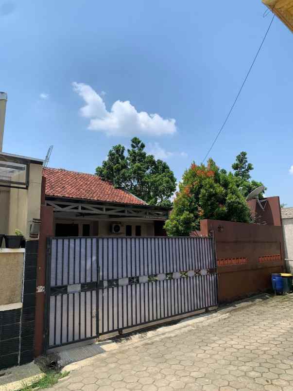 dijual rumah bagus siap huni di cibinong bogor