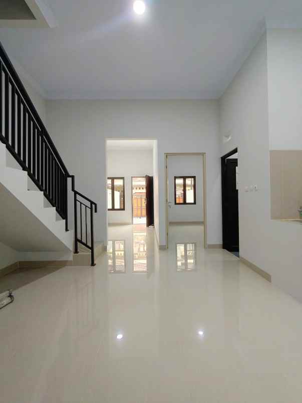 dijual rumah baru siap huni di kalisari jakarta timur