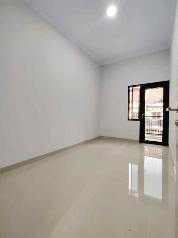 dijual rumah baru siap huni di kalisari jakarta timur