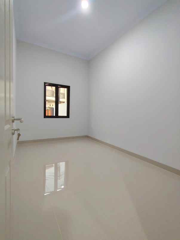 dijual rumah baru siap huni di kalisari jakarta timur