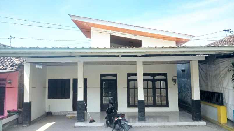 dijual rumah besar mojosari mojokerto