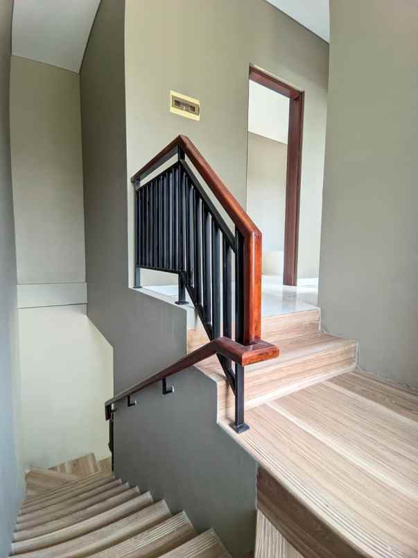 dijual rumah bintaro sektor 7