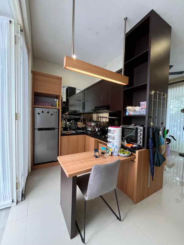 dijual rumah bonus furnish lokasi the oz tidar malang