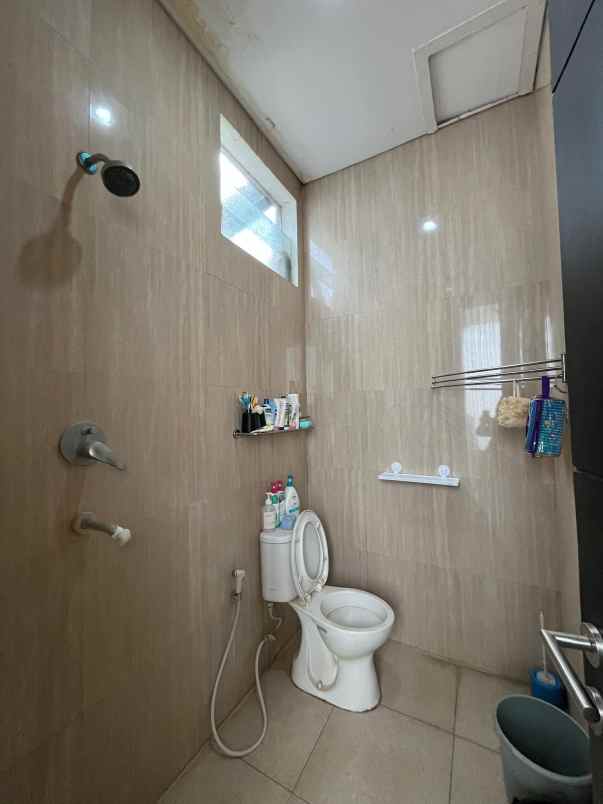 dijual rumah bonus furnish lokasi the oz tidar malang