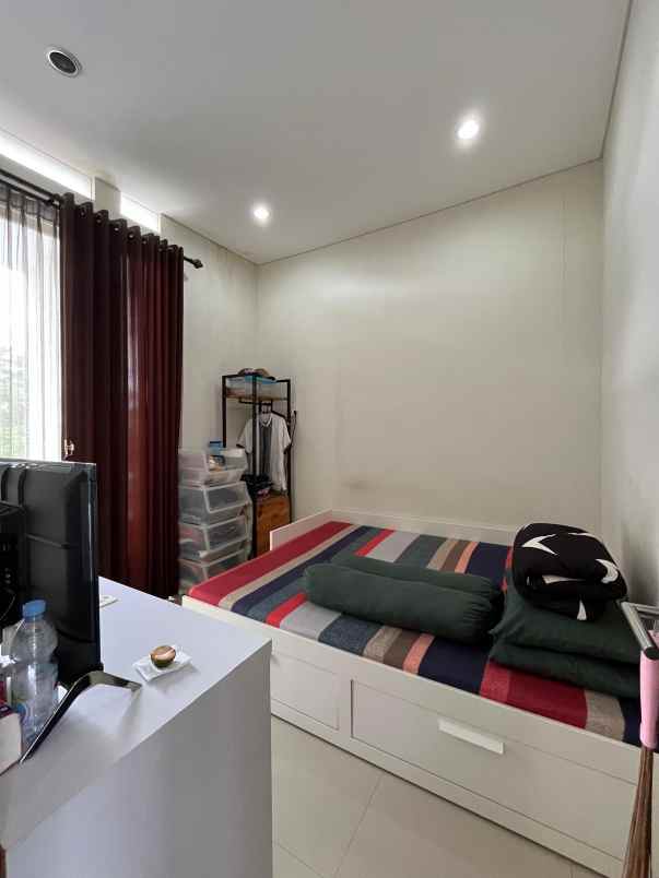 dijual rumah bonus furnish lokasi the oz tidar malang