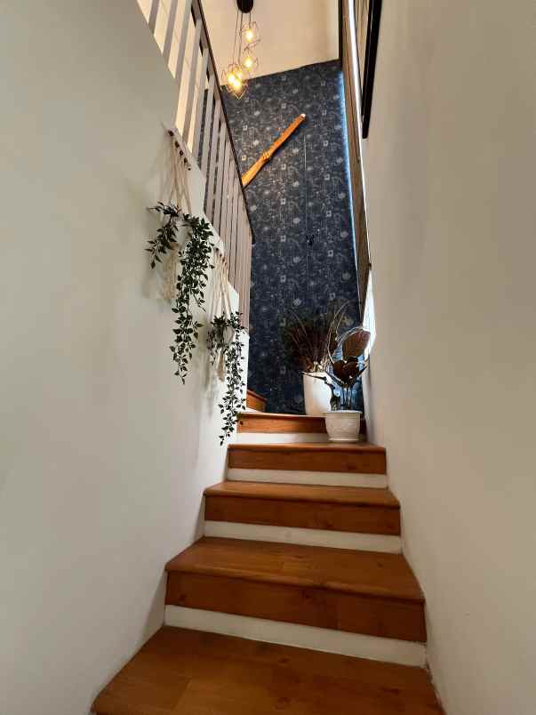 dijual rumah bonus furnish lokasi the oz tidar malang